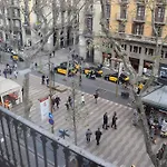 Konukevi Mimi Ramblas Barselona