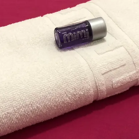 호스탈 미미 라 람블라스 게스트하우스 *