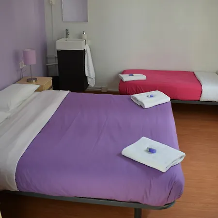 호스탈 미미 라 람블라스 게스트하우스 *